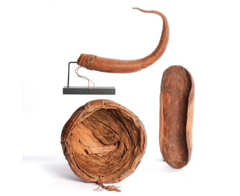 Australia, Aboriginal, ritual bowl; Herewith a braided rattan Dayak headdress and a Papua gourd penis sheath L. 30,5 diam. 21