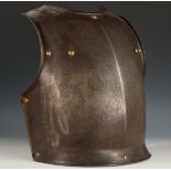 Frankrijk, ijzeren borstkuras, Manufacture Klingenthal, gedateerd 1839;
