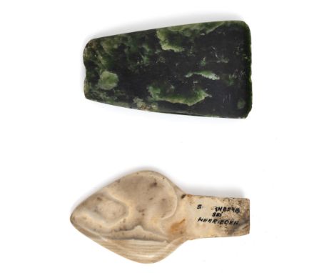 Germany, an antique green stone axe head and a fine antique polished stone spear point, found in Herrieden, Germany. L. 8,3 a