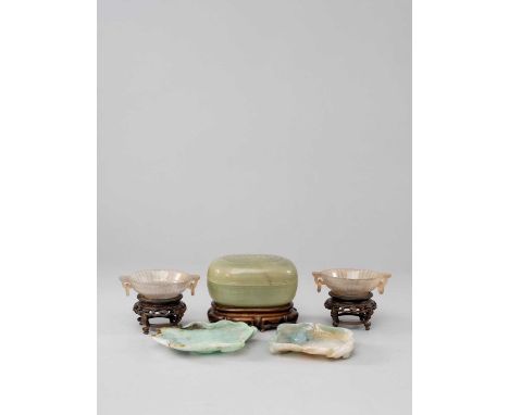 FIVE CHINESE JADE AND HARDSTONE ITEMSQING DYNASTY/REPUBLIC PERIODComprising: a celadon jade oval box and cover; two jadeite b