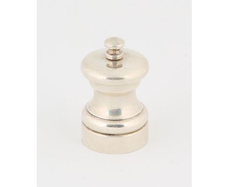 Silver Peter piper pepper grinder. London 1987 