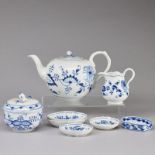 8 Teile - Zwiebelmuster. Meissen 1888-vor 1974.