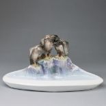 Visitenkartenschale mit drei Geiern - sog. Geierschale - Hans Kieweg. Fraureuth um 1920.