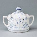 Zuckerdose - Gebrochener Stab: Strohblume. Friedrich Christian Greiner & Söhne, Rauenstein 1894 - ca