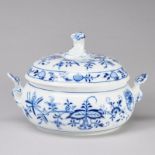 Runde Deckelterrine - Zwiebelmuster. Meissen 1935 - vor 1974.