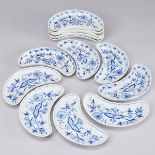 12 Salatschalen - Zwiebelmuster. Meissen 1935 - vor 1974.