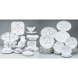 34 Teile eines Services. Friedrich Christian Greiner & Söhne, Rauenstein 1894 - ca. 1929 u.a.