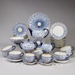 21tlg. Teeservice für 6 Personen und 18tlg. Kaffeeservice für 4 Personen - Kobalt Netz. Lomonosov, S