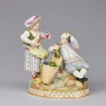 Allegorie - Der Herbst: Gärtnerkinder mit Weintrauben - Michel Victor Acier. Meissen 1850-1924.