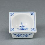Quadratisches Gewürzschälchen - Zwiebelmuster. Meissen 1988.
