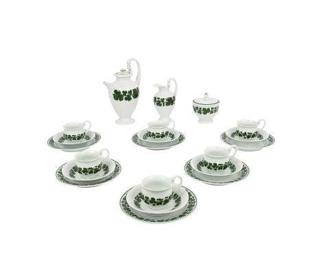   MEISSEN Kaffeeservice f. 6 Personen 'Schwanenhals Weinlaub', 1. Wahl, 20. Jhd.  6 Kaffeetassen/U-Tassen, 6 Kuchenteller, 1 