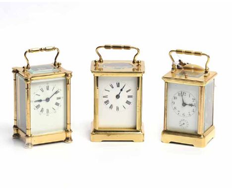 REPEATING BRASS CARRIAGE CLOCK OF SMALL PROPORTIONS
unsigned two train eight day repeating movement with lever platform escap