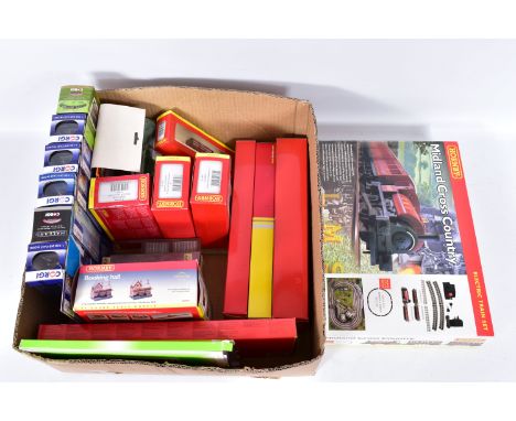 A QUANTITY OF BOXED OO GAUGE MAINLY HORNBY MODEL RAILWAY ITEMS, to include boxed Midland Cross Country set, No.R1027 with cla