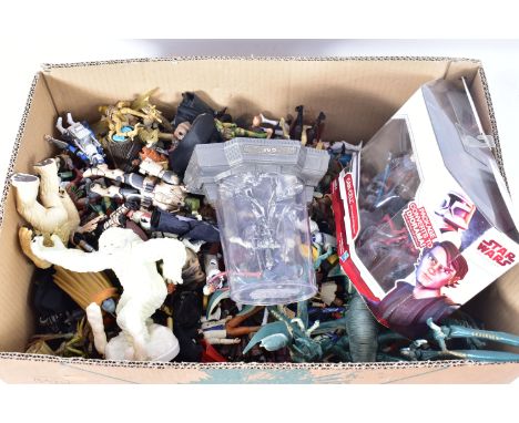 A COLECTION OF LOOSE STAR WARS ACTION FIGURES, majority are Hasbro figures dating from the early 2000's, all in playworn cond
