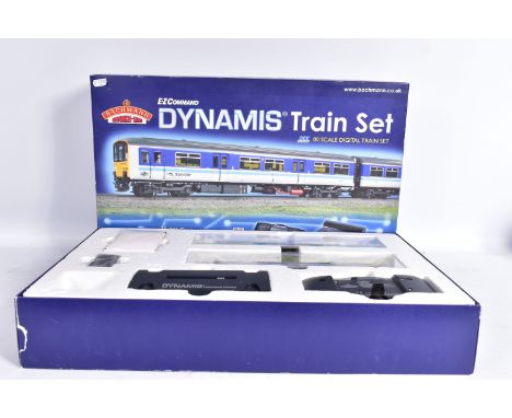 A BOXED BACHMANN E-Z COMMAND DYNAMIS DIGITAL CLASS 150/1 TWO CAR D.M.U. TRAIN SET, No.30-046, comprising class 150/1 D.M.U. s