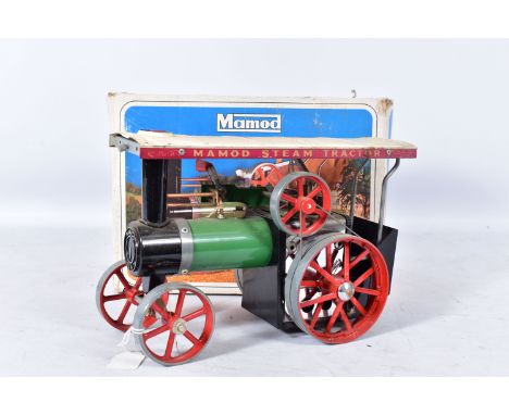A BOXED MAMOD LIVE STEAM TRACTION ENGINE, No.TE1A, not tested, playworn condition and has been fired up, some surface rusting