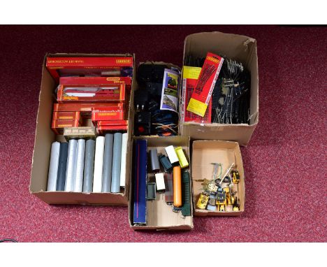 A QUANTITY OF BOXED AND UNBOXED OO GAUGE ROLLING STOCK, to include unboxed Lima G.W.R. Autocoach, No.22, G.W.R brown and crea