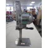 WOLF PACER 8.5"H CUT ELECTRIC FABRIC KNIFE