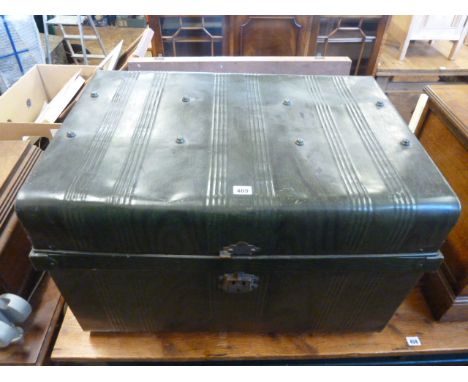 Tin trunk with blankets, red white & blue banner (24ft) 