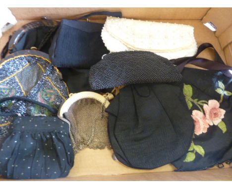 Vintage beaded evening purses, clutch bags etc (9) 