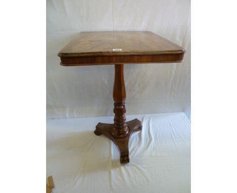 William IV walnut tripod base column snap top table 