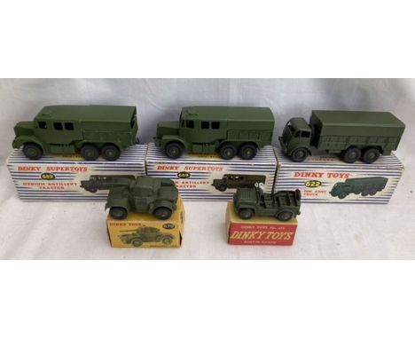 Dinky: A collection of assorted military vehicles to include: 10 Ton Army Truck 622, Medium Artillery Tractor 689 x 2, Armour
