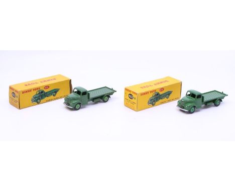 Dinky: A pair of boxed Dinky Toys, Fordson Thames Flat Truck, Reference No. 422, green body and cab. Original boxes, general 