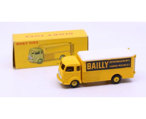 Dinky: A boxed French Dinky Toys, Demenageur Simca Cargo 'Bailly', Reference No. 33AN, yellow cab and body white roof. Origin