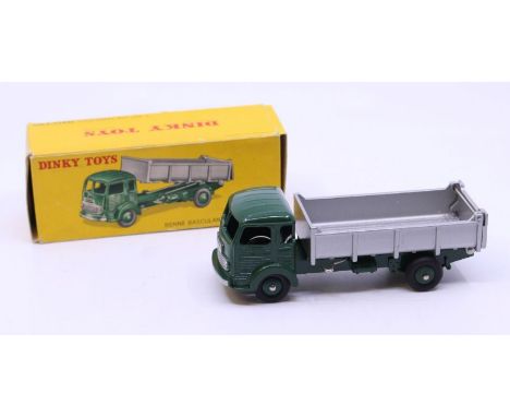 Dinky: A boxed French Dinky Toys, Benne Basculante Simca Cargo, Reference No. 33B, green body and chassis with silver tipper.