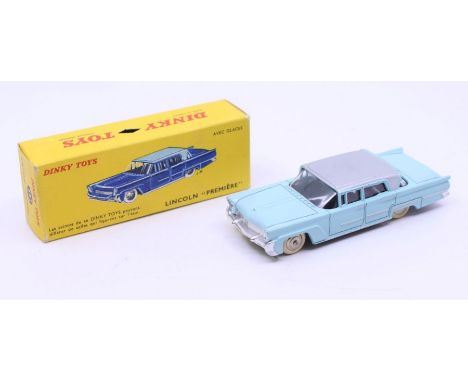 Dinky: A boxed French Dinky Toys, Lincoln "Premiere", Reference No. 532. Original box, light blue body with silver roof, gene