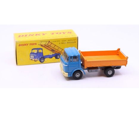 Dinky: A boxed French Dinky Toys, Camion 'Gak' Berliet, Reference No. 585, blue cab with grey chassis and orange tipper. Orig