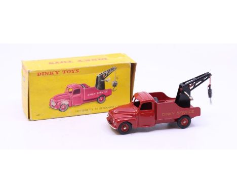 Dinky: A boxed French Dinky Toys, Camionnette de Depannage Citroen, Reference No. 582, red body 'Dinky Service'. Original box