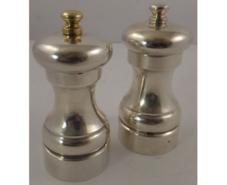 M** C** HERSEY & SON LTD. A LATE 1980'S/90'S SILVER PEPPER GRINDER AND SALT GRINDER, London, 10cm high 