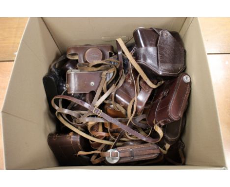 Leica everready cases, quantity of Leitz camera cases mostly for screw models (a lot)