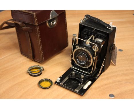 A Zeiss Ikon Ideal 250/3 Camera,  with Carl Zeiss Jena Tessar f/4.5 120mm lens, in case