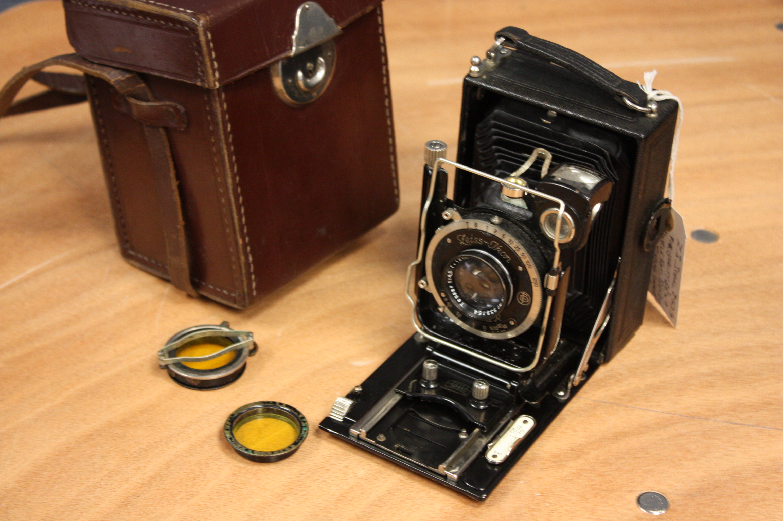 A Zeiss Ikon Ideal 250/3 Camera, with Carl Zeiss Jena Tessar f/4.5