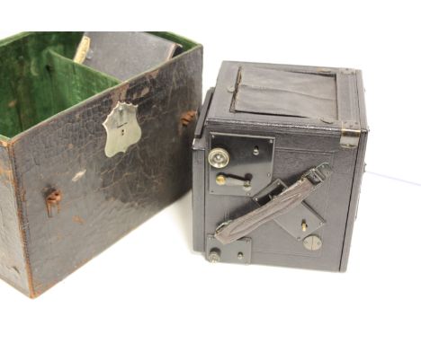 Talbot & Eamer reflex camera, single lens reflex quarter plate camera in case with dark slides and Adams plate back.