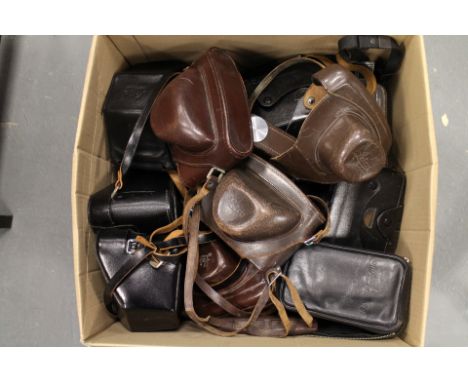 Leica camera cases, quantity of Leitz camera cases substantially for M cameras (a lot)