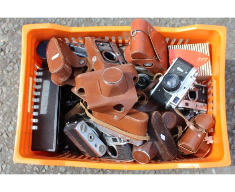 Various Cameras & Accessories: quantity of various camera and accessories including, Zorki 4, Pentacon bakelite bulk film loa