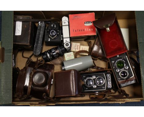 English Cameras: a Microcord Camera, a Microflex Camera and others (a lot)
