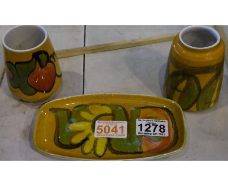 Three Poole items (tray has reglued chip to rim). Not available for in-house P&amp;P, contact Paul O'Hea at Mailboxes on 0192