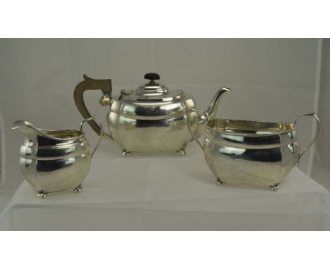 Edwardian 3 Piece Silver Tea Service with Ribbed Body and Ball Feet. Hallmark Birmingham 1902. Comprises Teapot, Sugar Bowl a