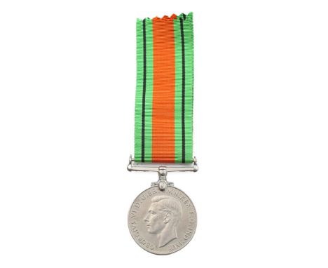 English medal, period WWII, Defense Medal with original ribbon. Issued to all army units for active service and relief during