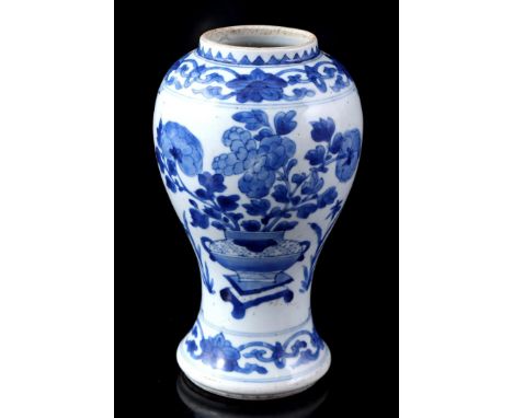 Porcelain vase with blue decor of 2 filled flower vases and various floral patterns, China Kangxi period ca. 1700, 22 cm high