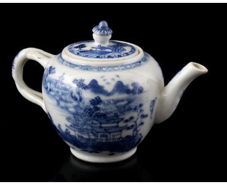Porcelain teapot with blue landscape decor, China Qianlong period ca. 1760, 10 cm high
