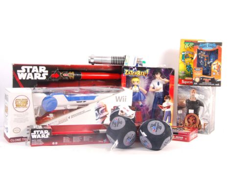 A collection of assorted boxed contemporary Star Wars toys all unused&nbsp;to include: Hasbro Blade Builder Lightsaber, Ninte