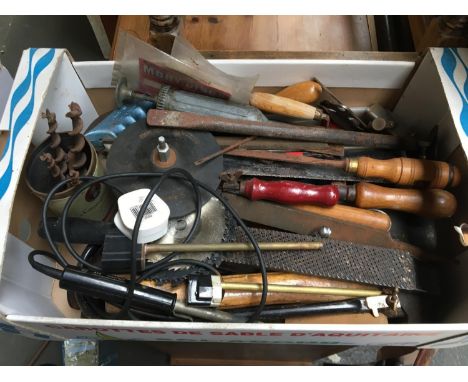 A mixed box of vintage hand tools, including saws, files, rasp, chisels etc 