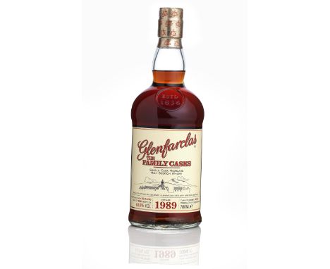  Glenfarclas-1989Bottled 30/11/2006. Distilled and bottled by J &amp; G Grant, Glenfarclas Distillery.Cask 11721, sherry butt