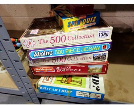Mixed vintage games and jigsaws. Not available for in-house P&amp;P 