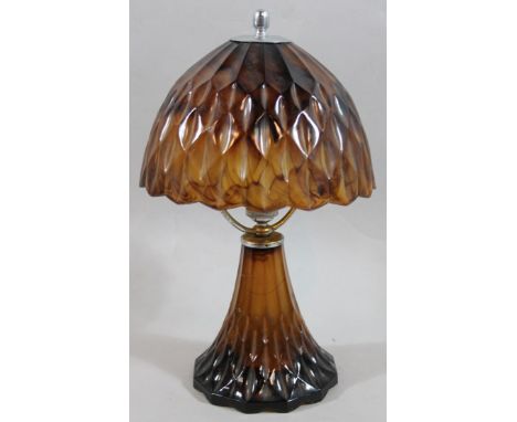 A mid 20thC Davidson style Art Deco table lamp, with chrome plated mounts, shaped drop shade, and inverted trumpet stem in am